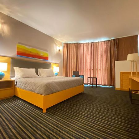 Galaxy Hotel St. Petersburg Bagian luar foto